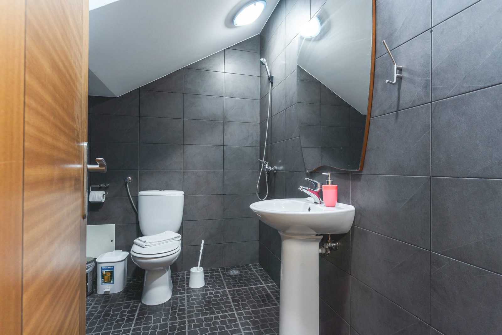 Downstairs bathroom — Casa Saudade, Madeira