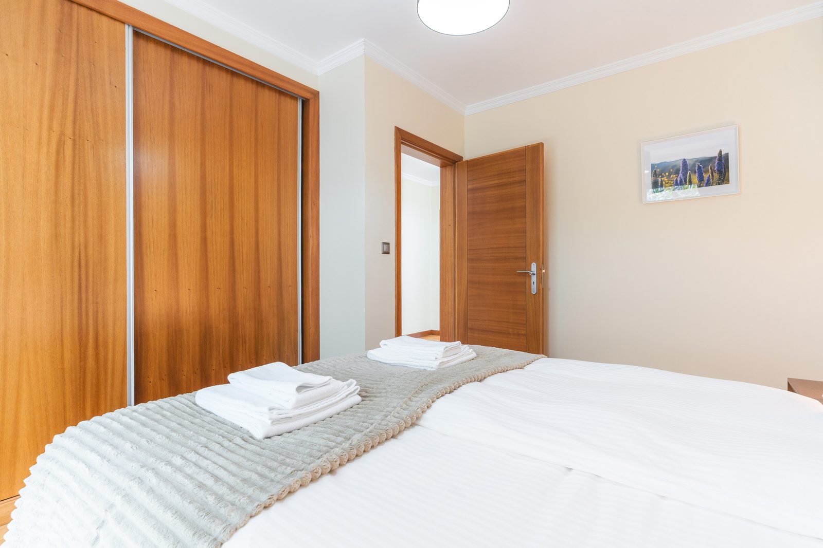 Mango bedroom detail — Casa Saudade, Madeira